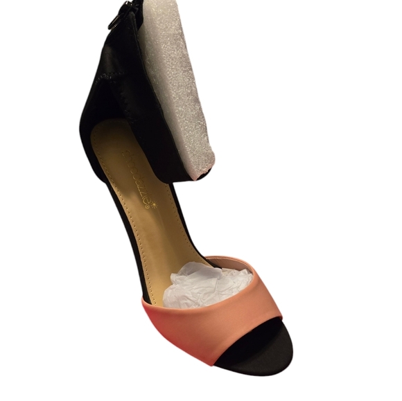 NIB Shoedazzle Pavi dress sandals size 9.5 - Picture 2 of 4